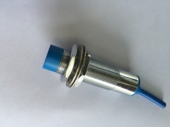 DW-AD-521-M12喷水喷泉检测水用接近开关图2